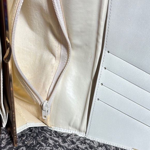 Elegant Vintage Givenchy Lizard White and Cream Women's Clutch/Wallet Kisslock - Picture 7 of 16